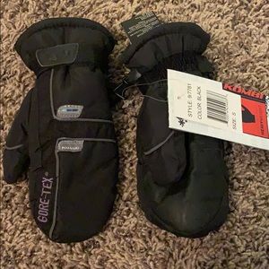 Kids goretex mittens